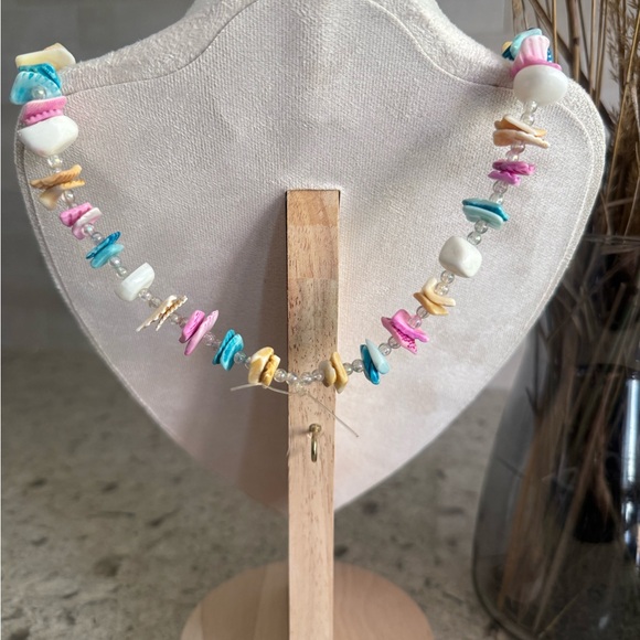 Colorful shell handmade Necklace - Picture 4 of 5